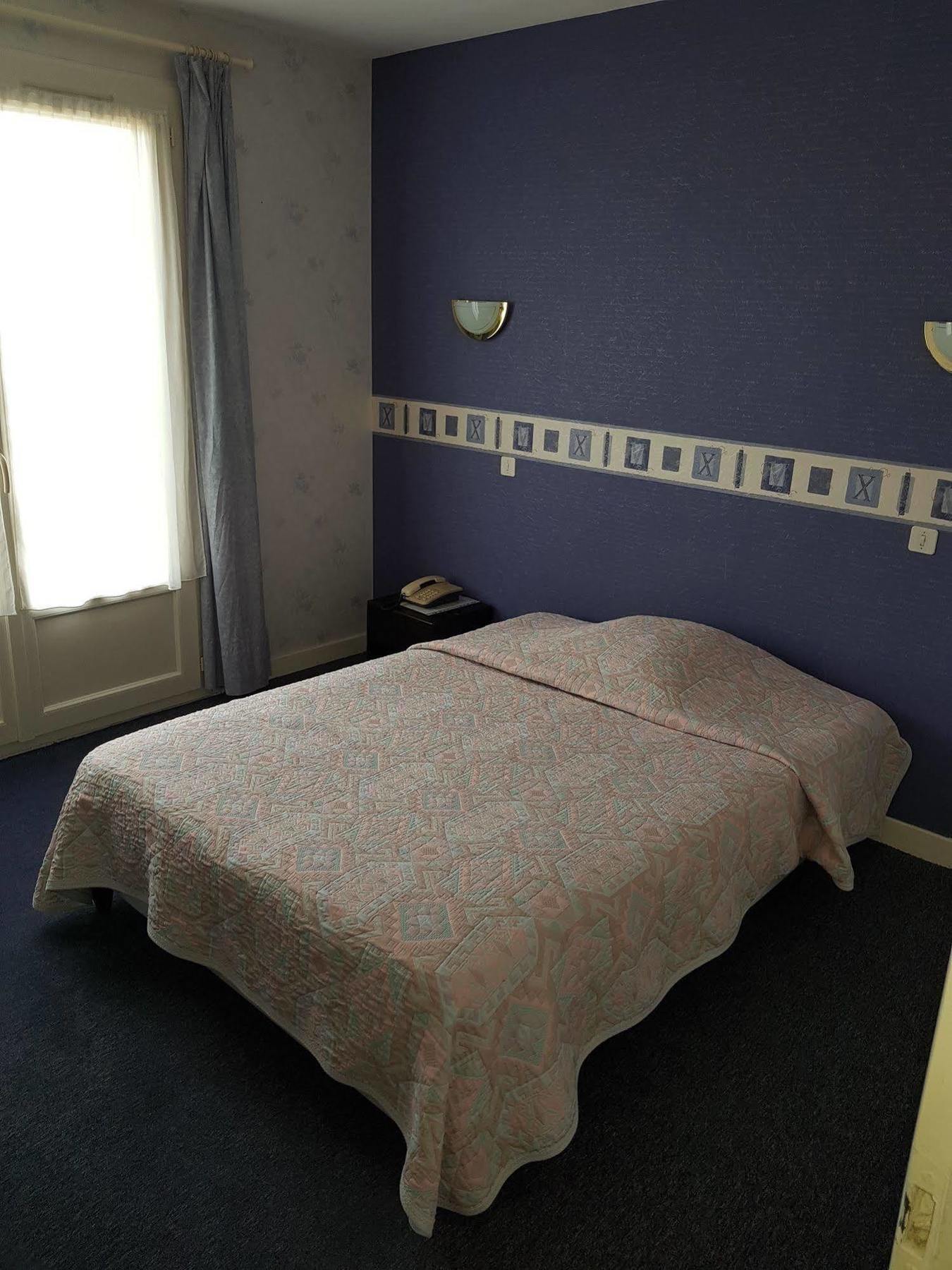 Le Lyon 3* Commentry
